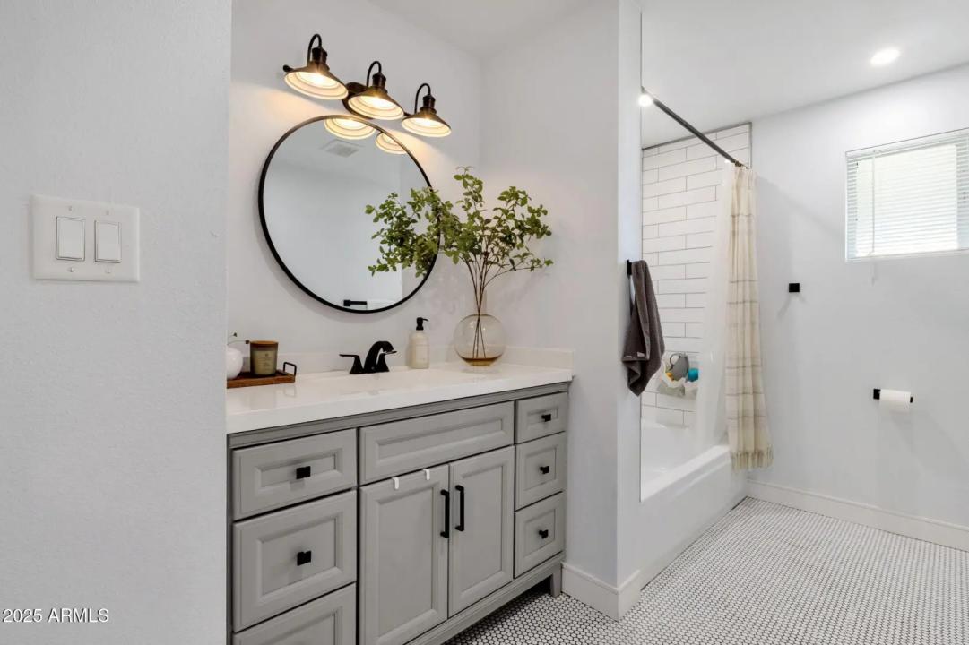 Real Estate Picture 20