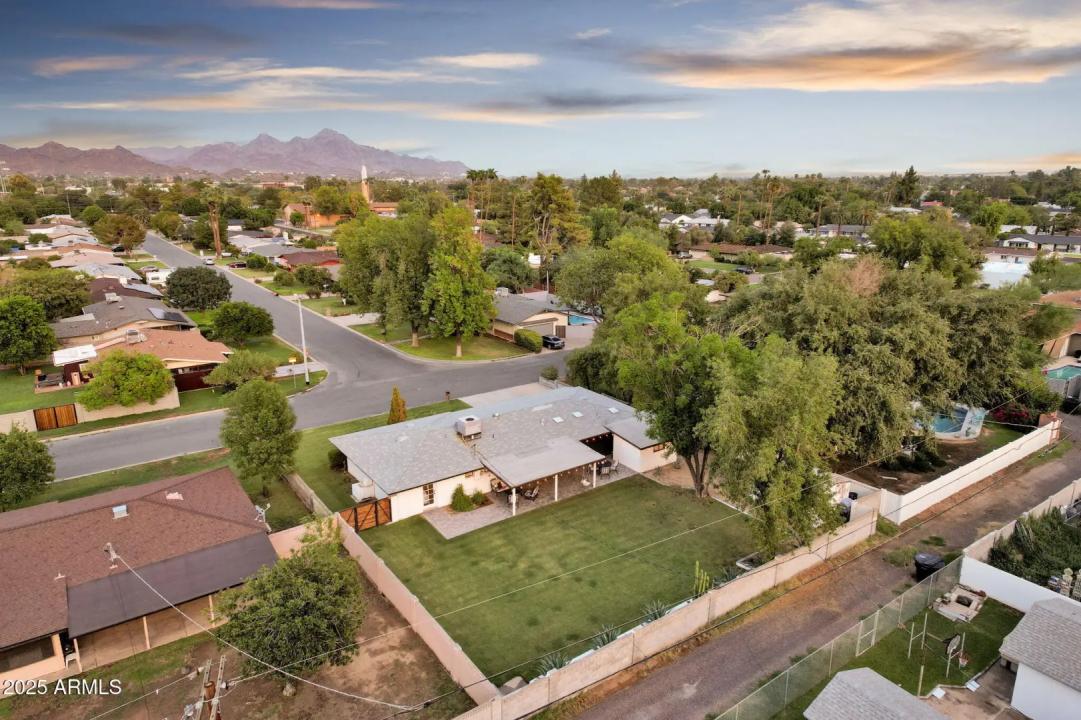 Real Estate Picture 32