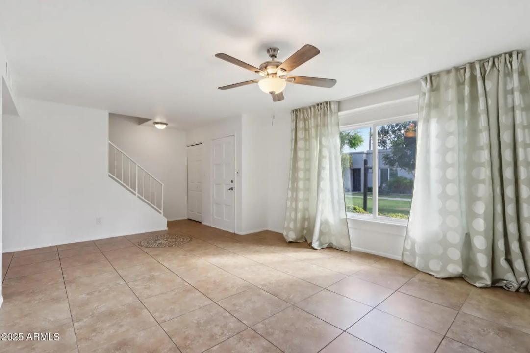 Real Estate Picture 3