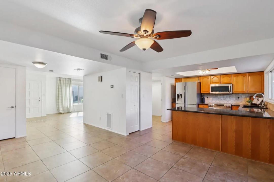 Real Estate Picture 9