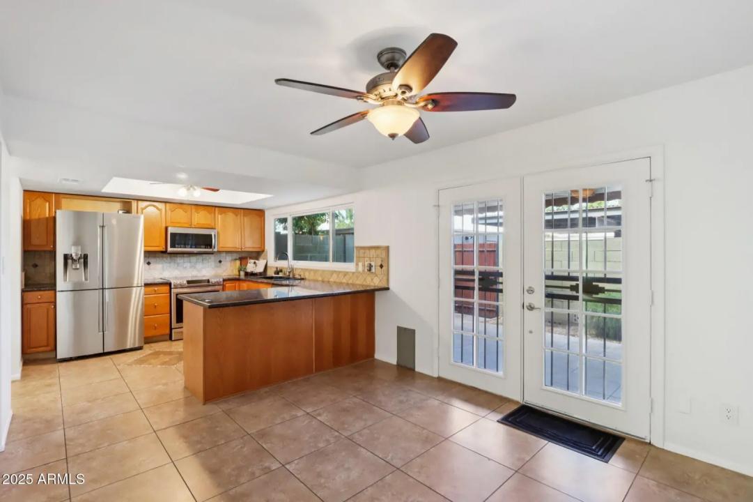 Real Estate Picture 8