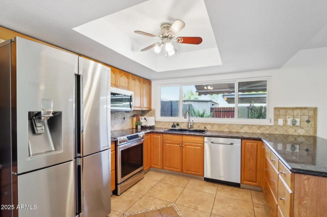 Real Estate Picture 5