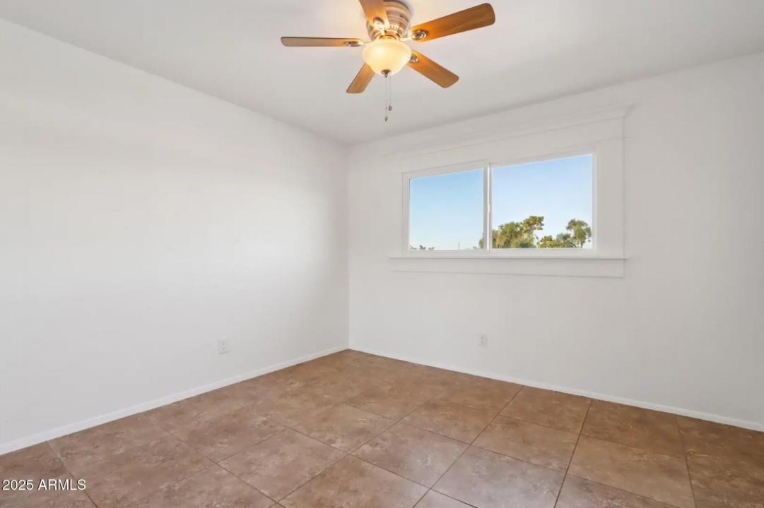 Real Estate Picture 18
