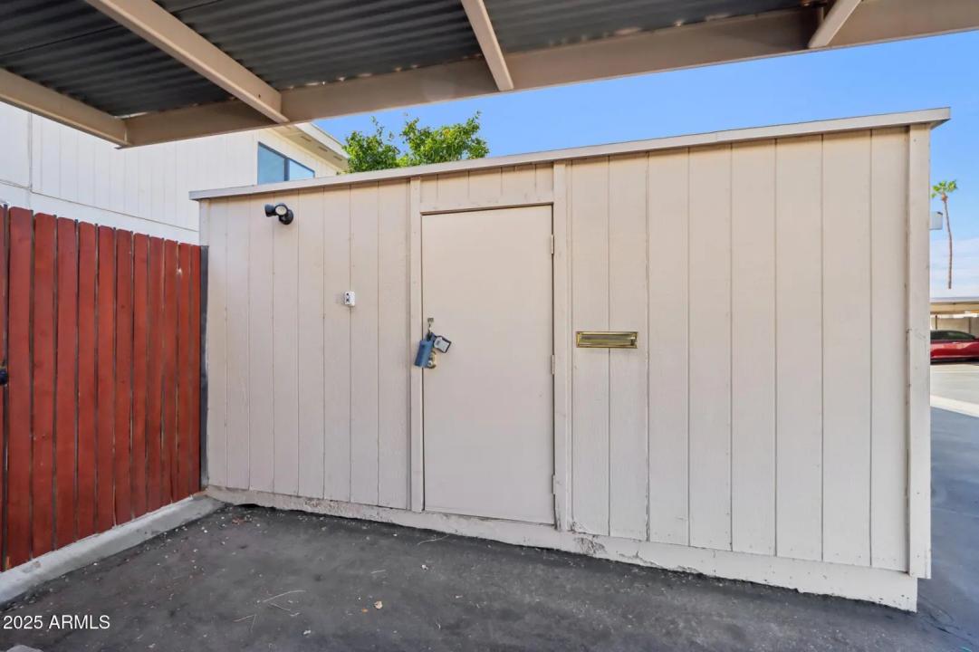 Real Estate Picture 24