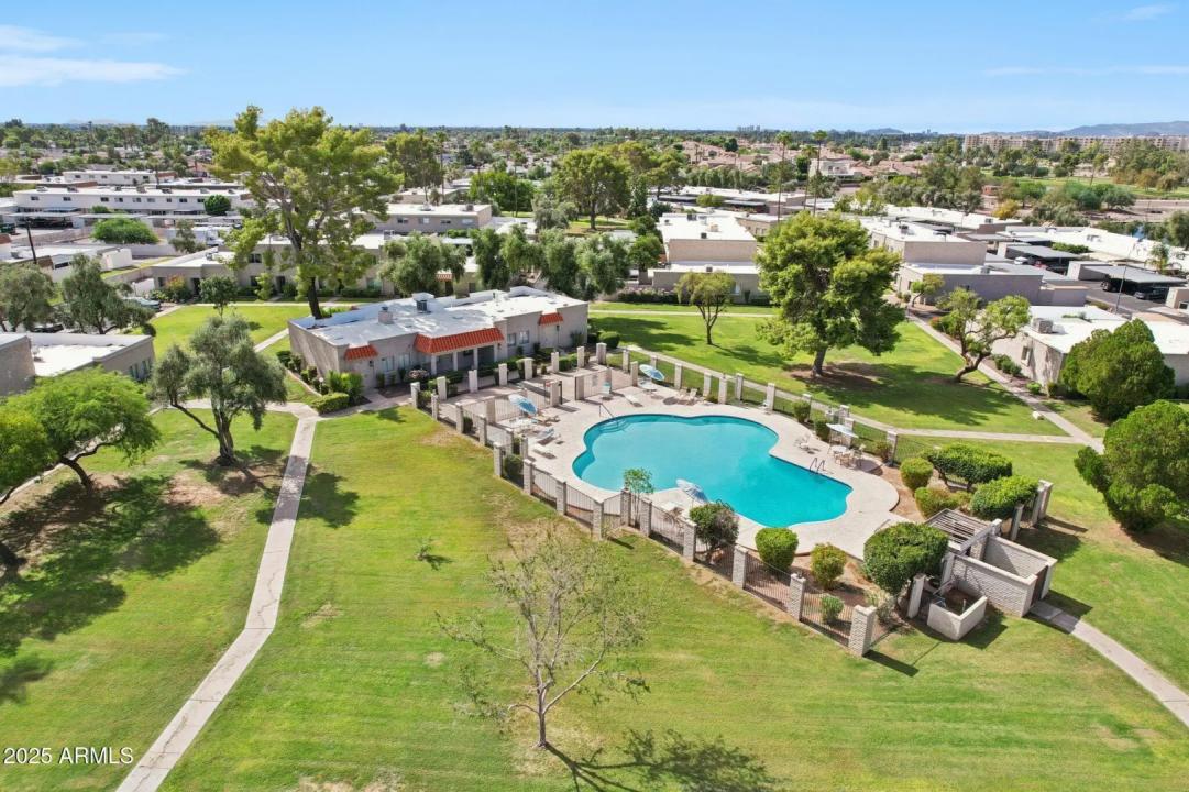 Real Estate Picture 30