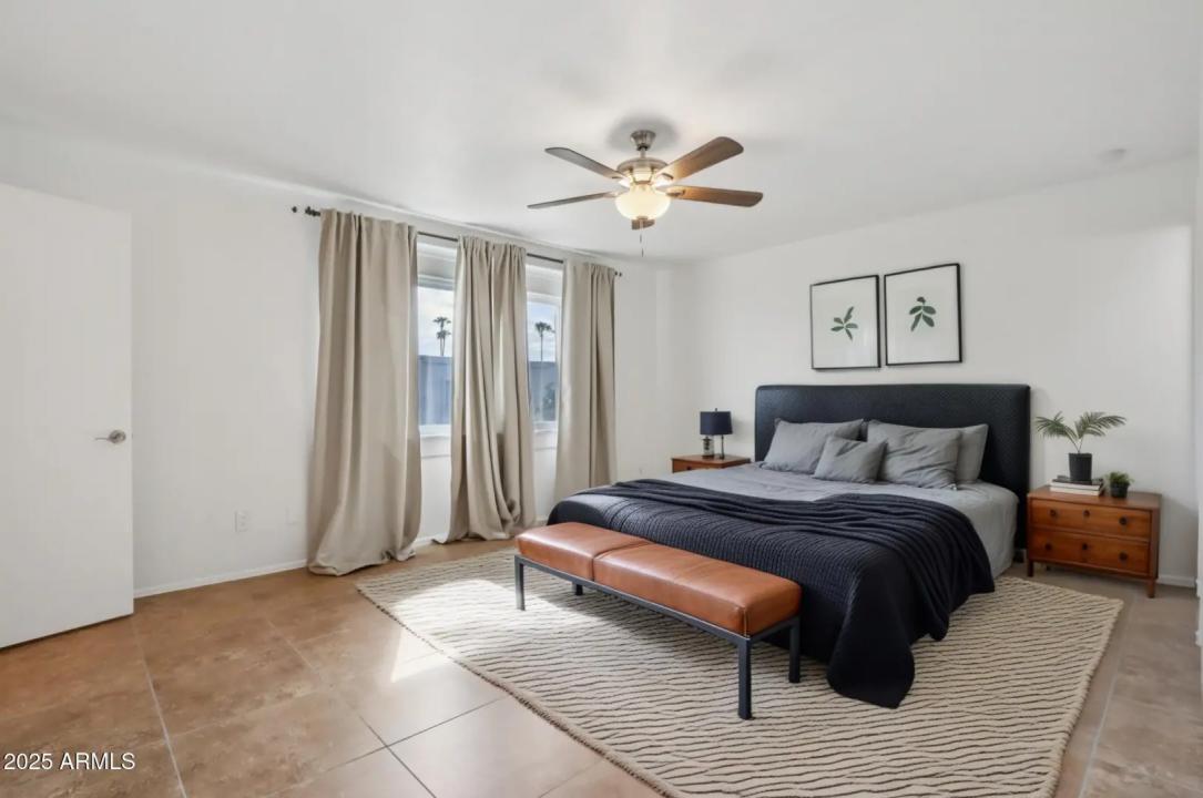 Real Estate Picture 11