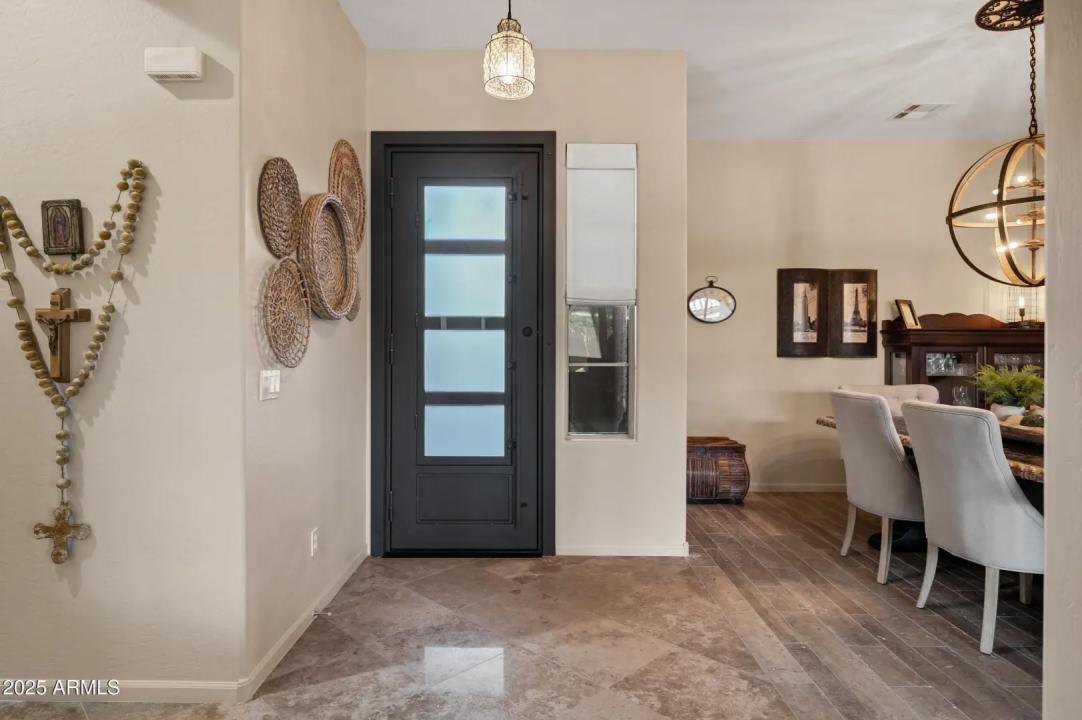 Real Estate Picture 17