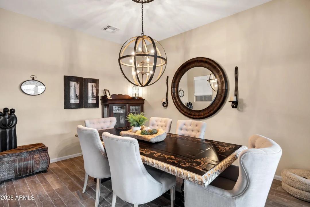 Real Estate Picture 18