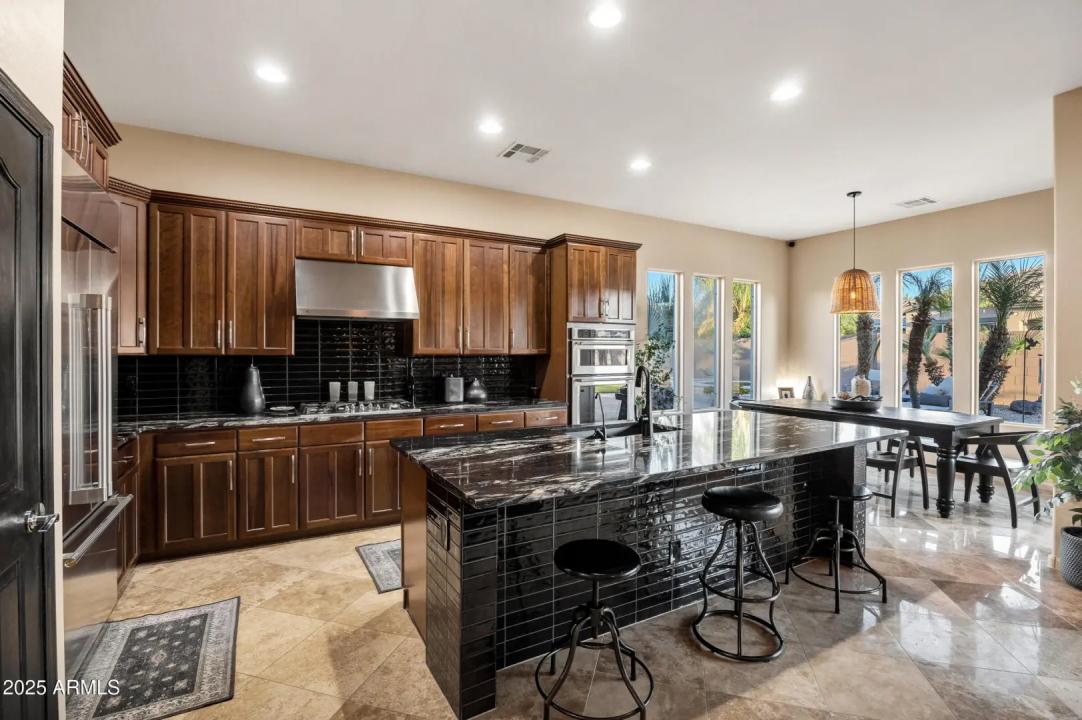 Real Estate Picture 25