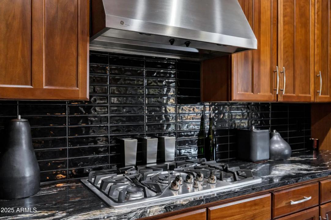 Real Estate Picture 29