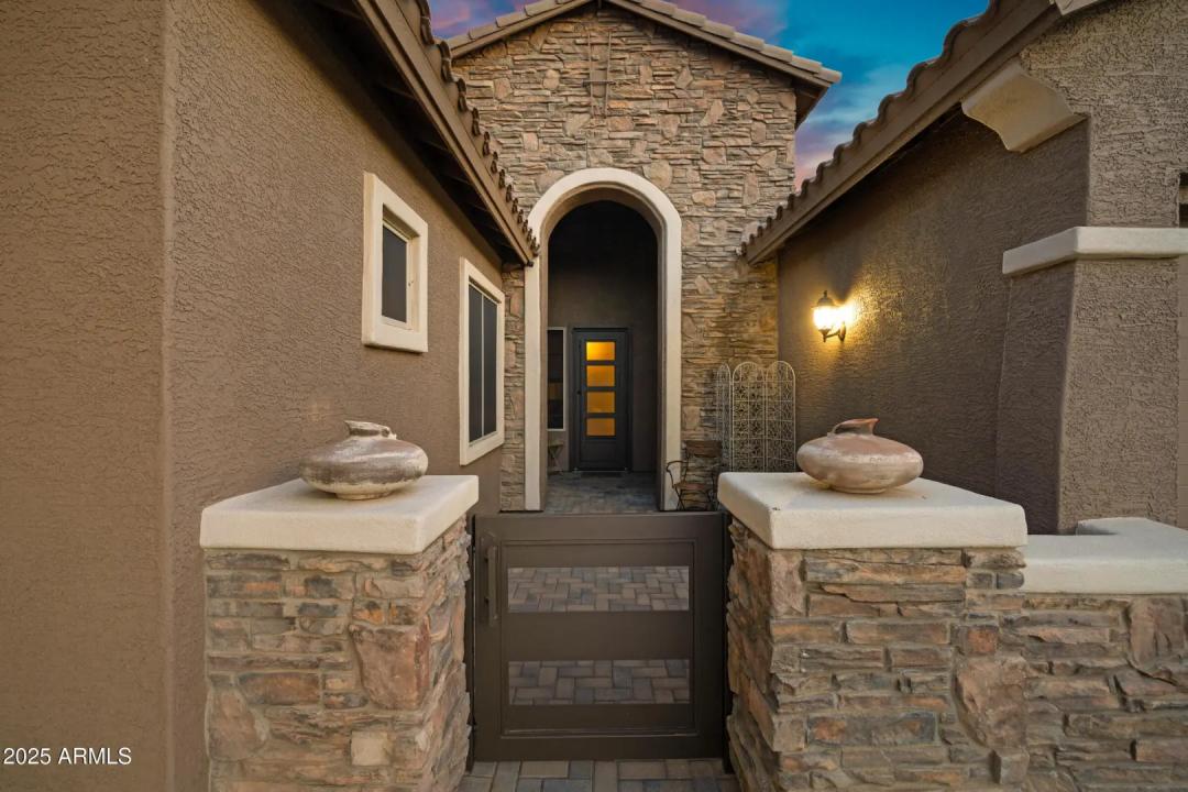 Real Estate Picture 14