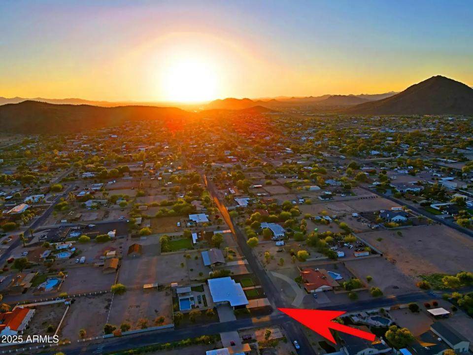 Real Estate Picture 99