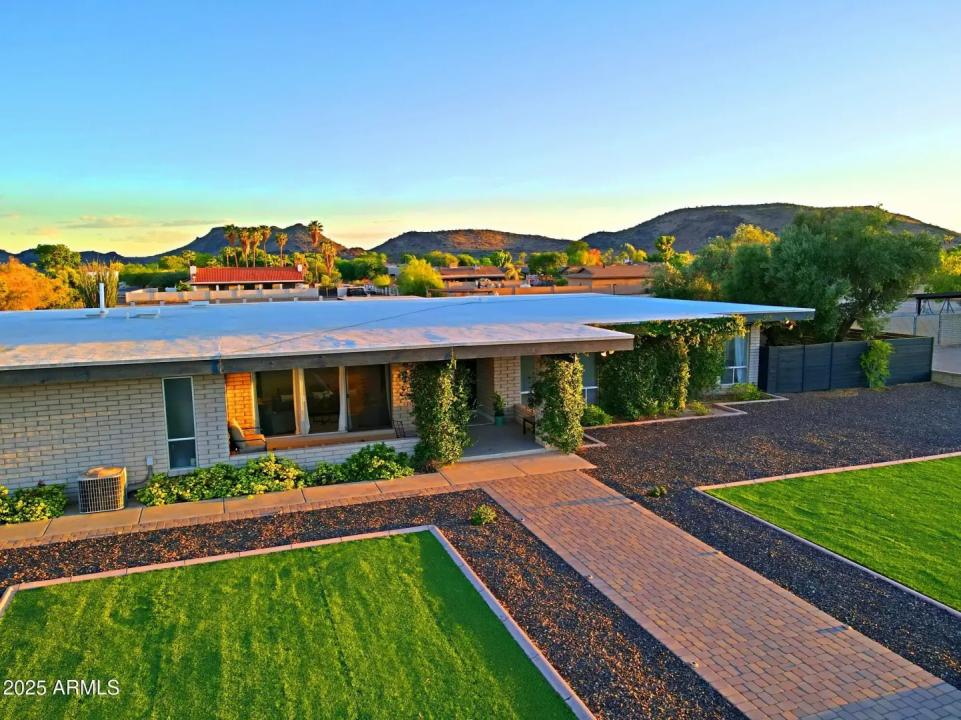 Real Estate Picture 104