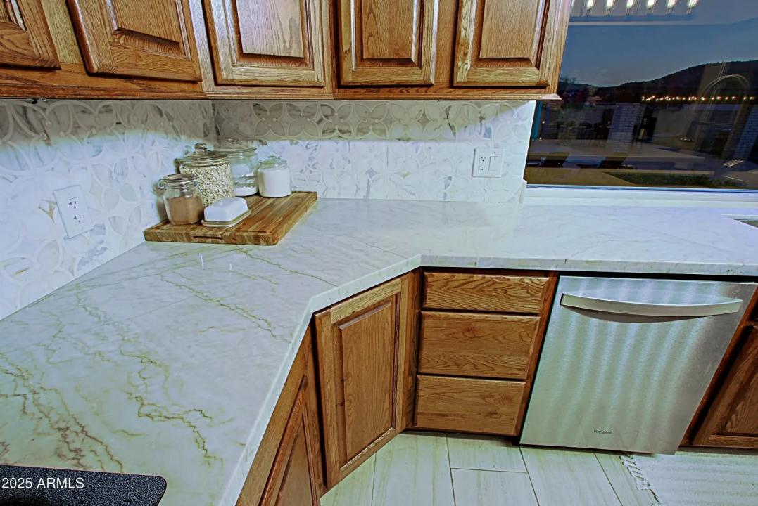 Real Estate Picture 9