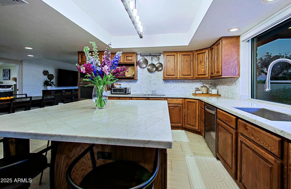 Real Estate Picture 13