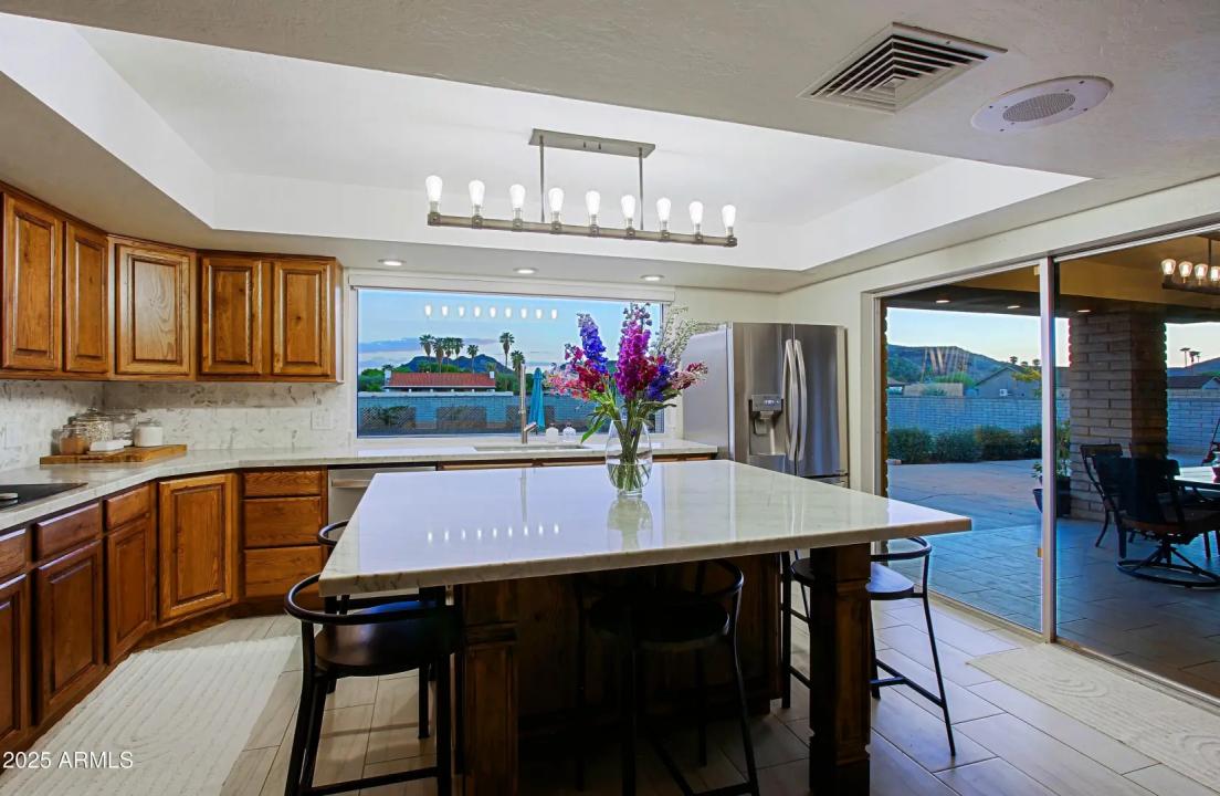 Real Estate Picture 7