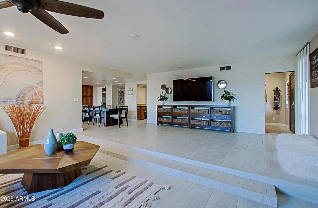 Real Estate Picture 30