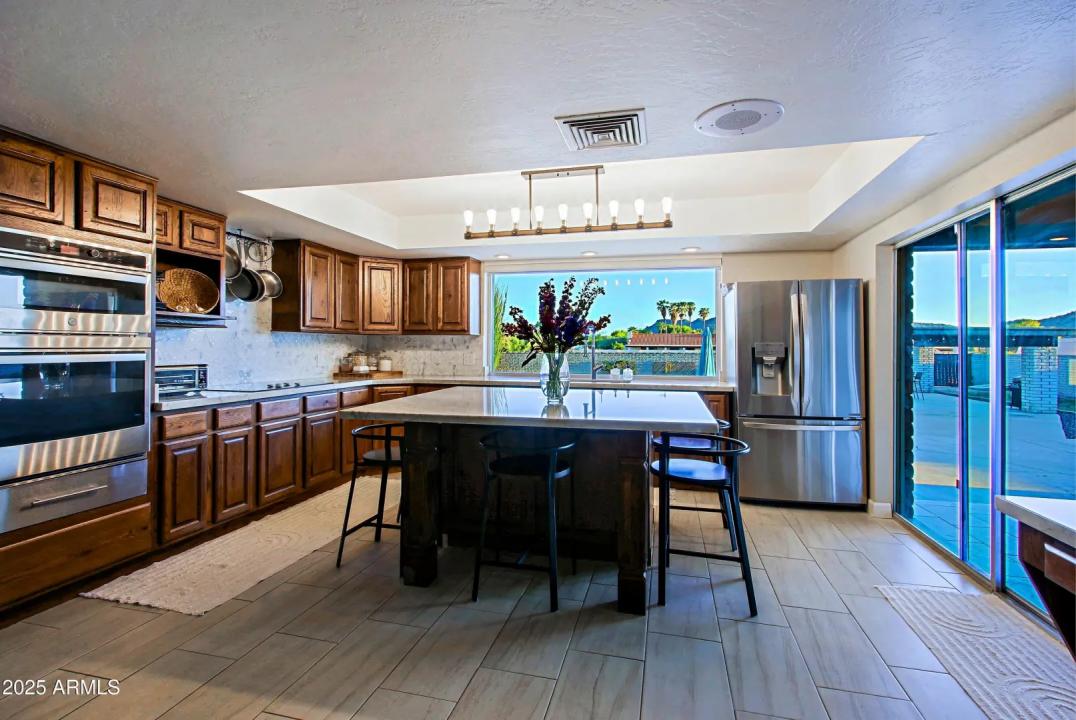 Real Estate Picture 17