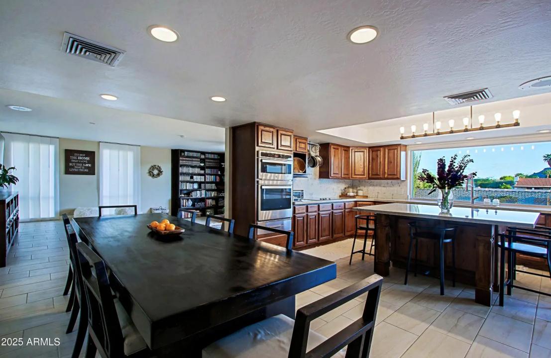 Real Estate Picture 19