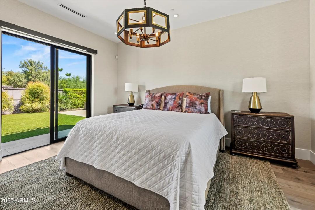 Real Estate Picture 21