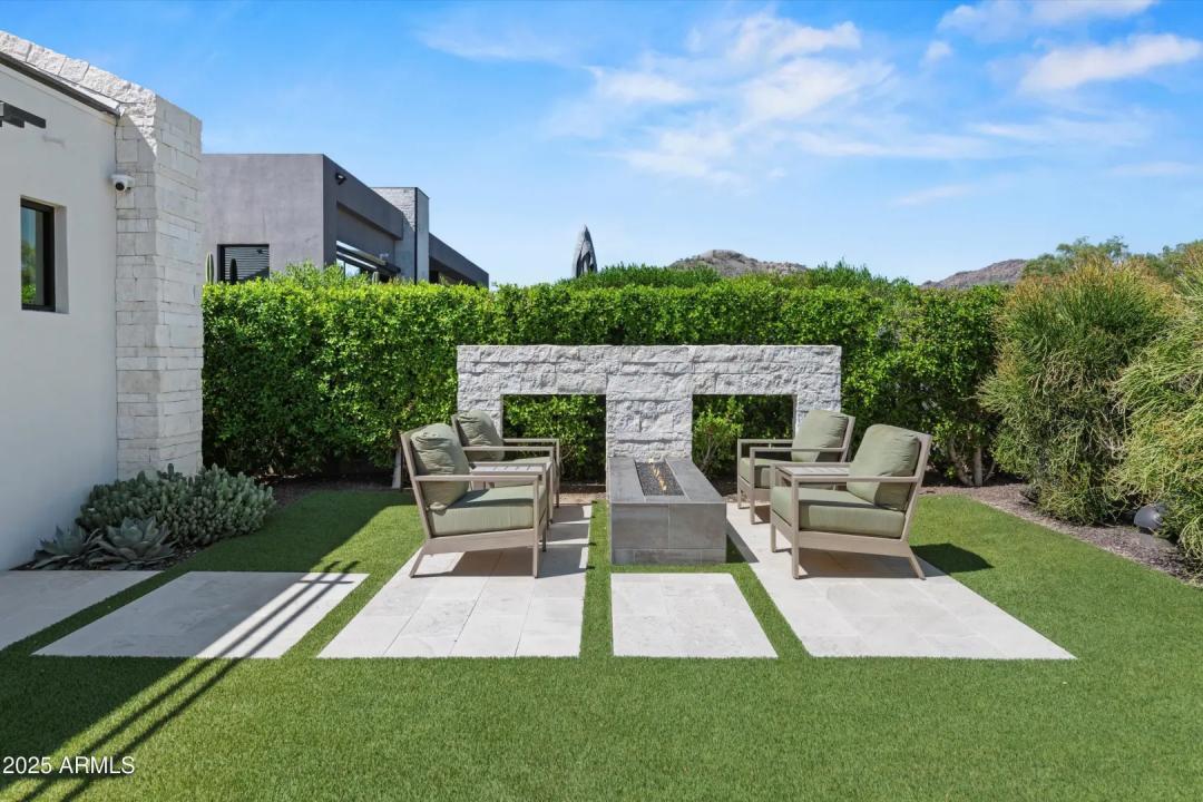 Real Estate Picture 23
