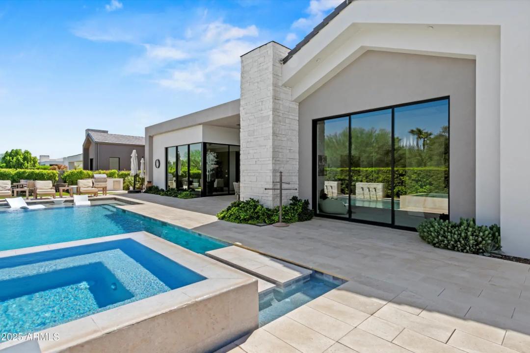 Real Estate Picture 24