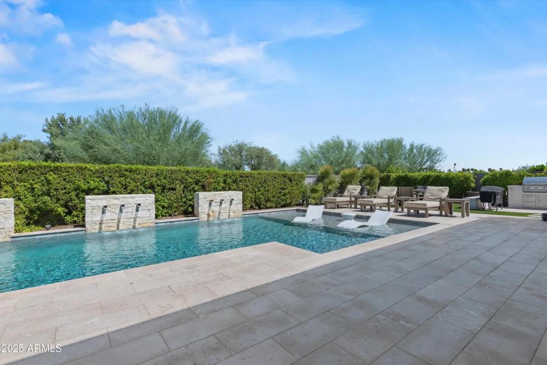 Real Estate Picture 25