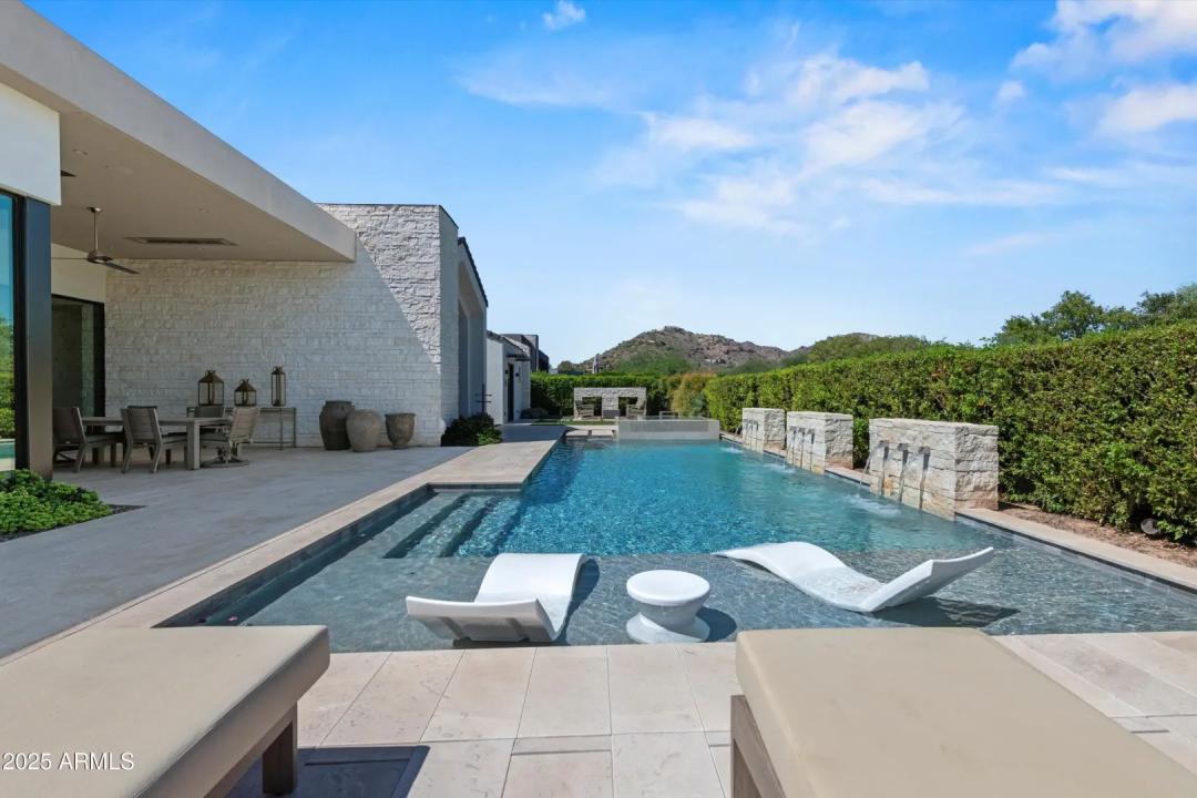 Real Estate Picture 26