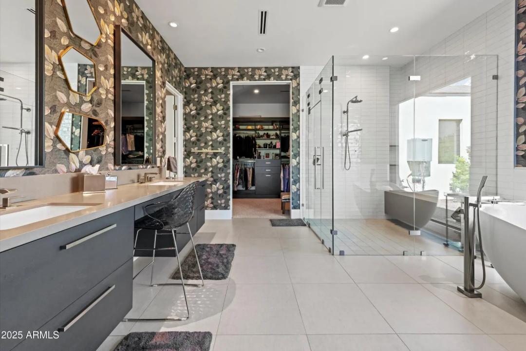 Real Estate Picture 15