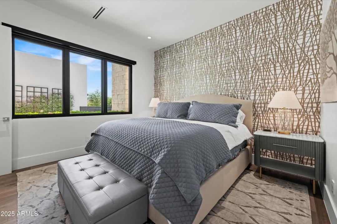 Real Estate Picture 17