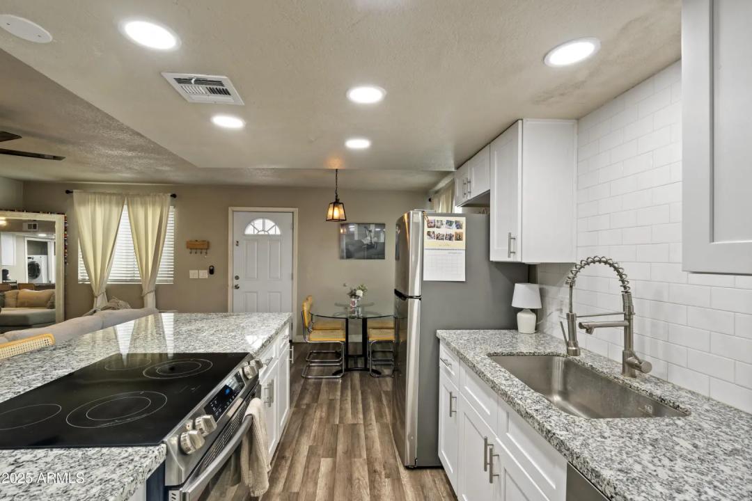 Real Estate Picture 4