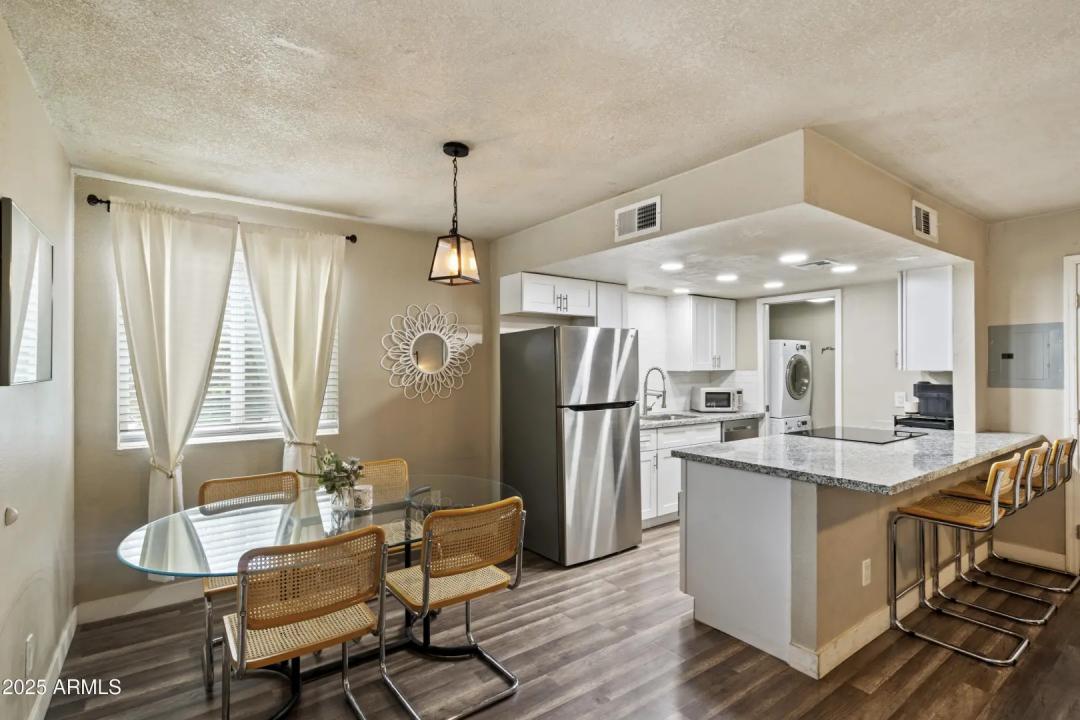 Real Estate Picture 7