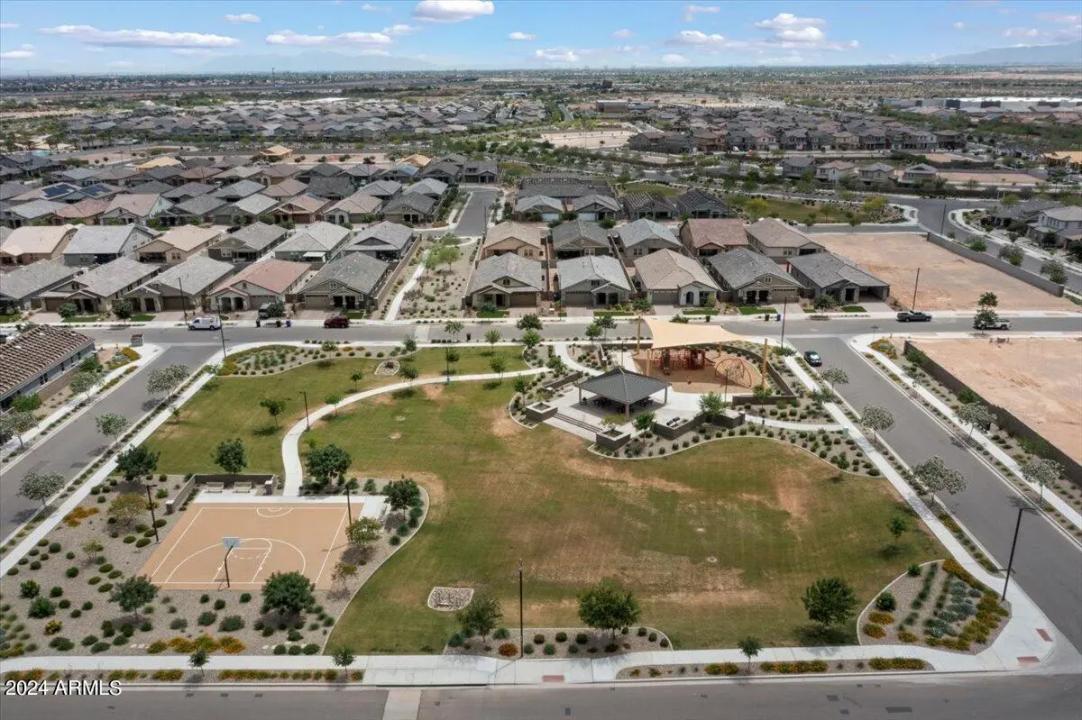 Real Estate Picture 29