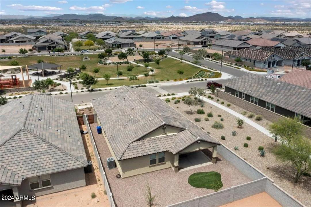 Real Estate Picture 30