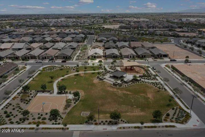 Real Estate Picture 36