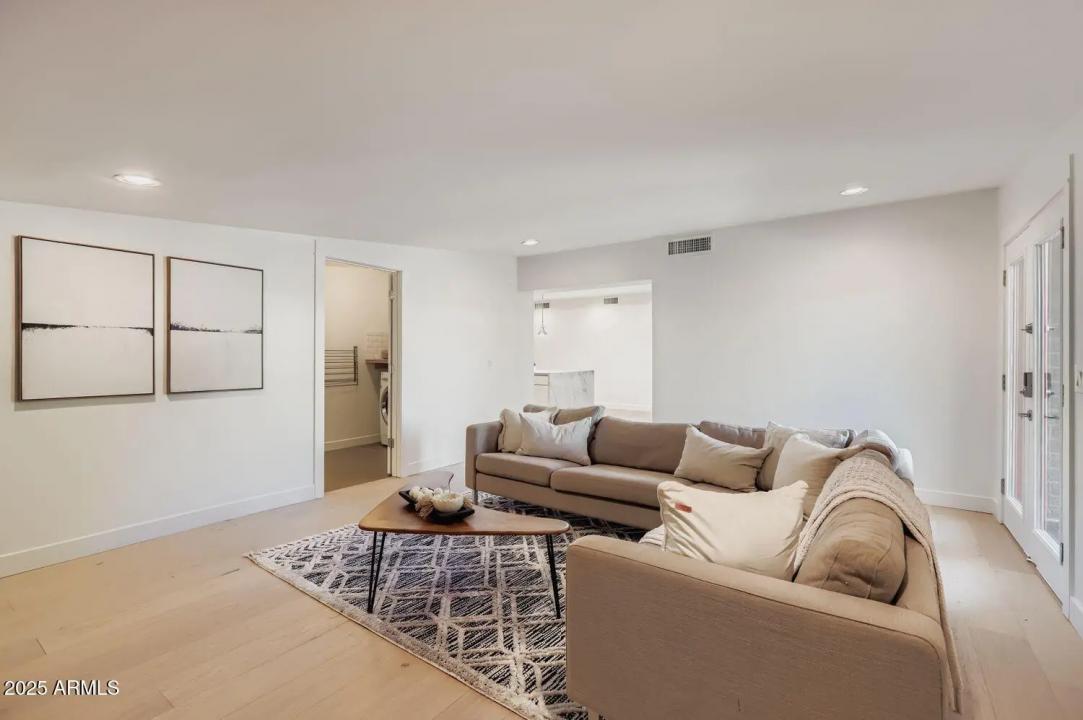 Real Estate Picture 11