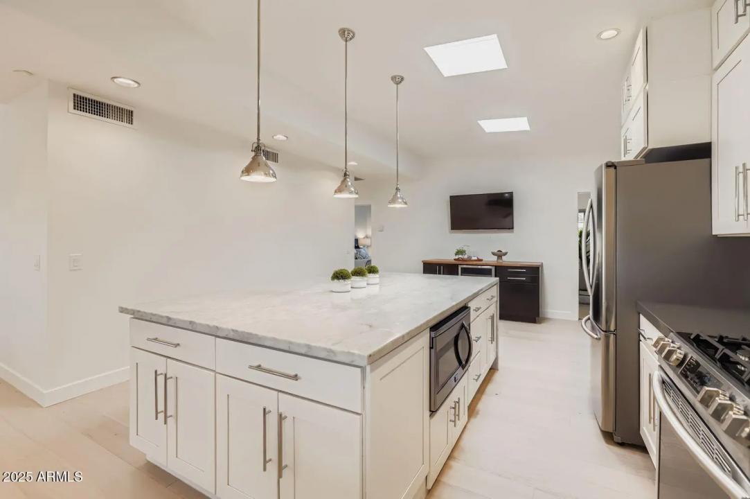 Real Estate Picture 6