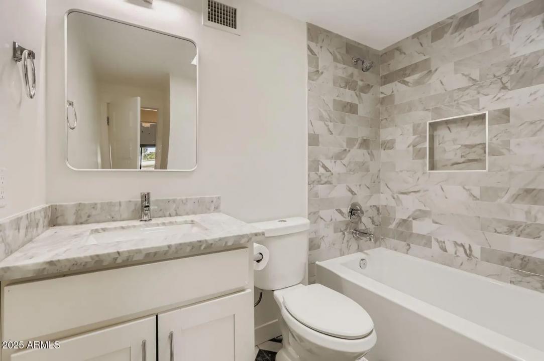 Real Estate Picture 19