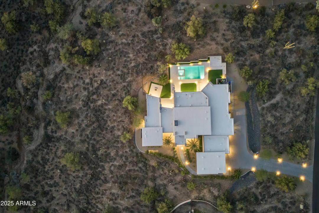 Real Estate Picture 6