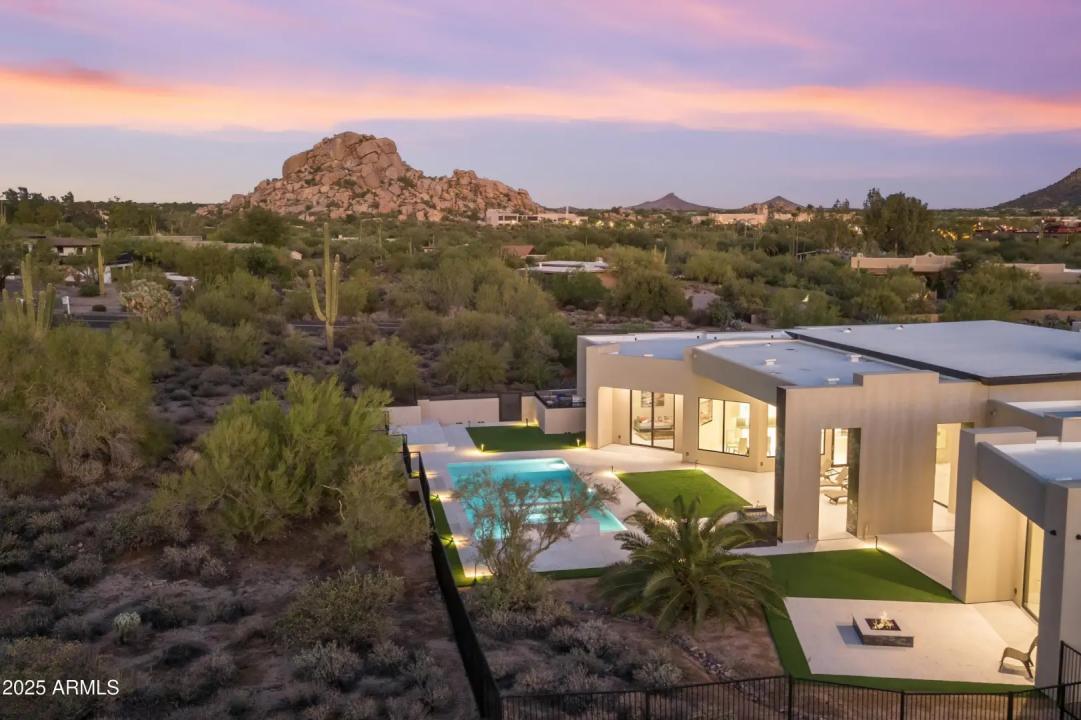 Real Estate Picture 4