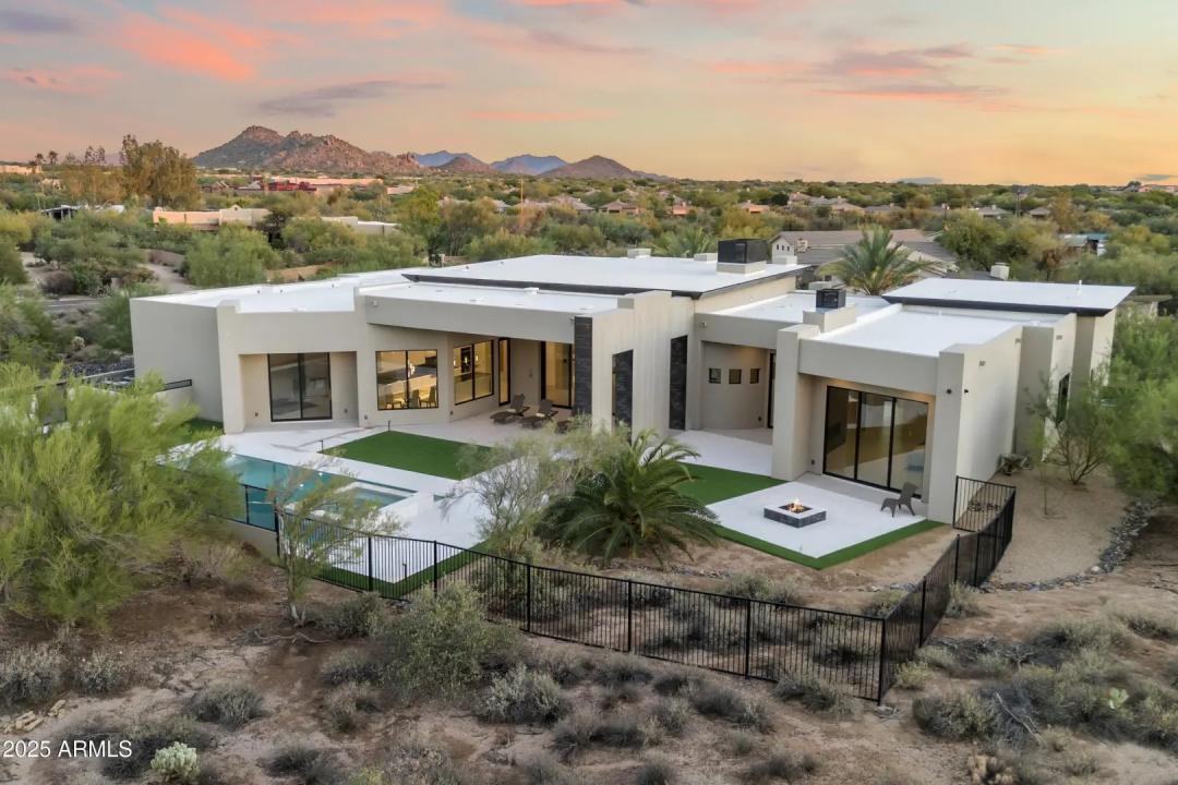 Real Estate Picture 5