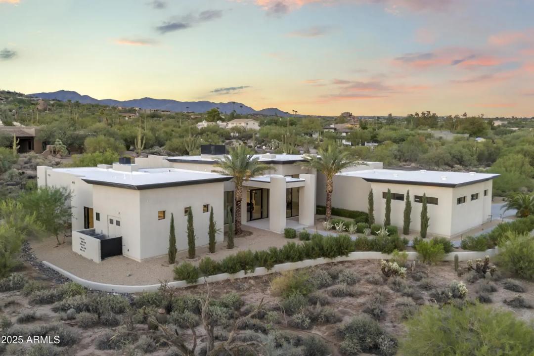 Real Estate Picture 3