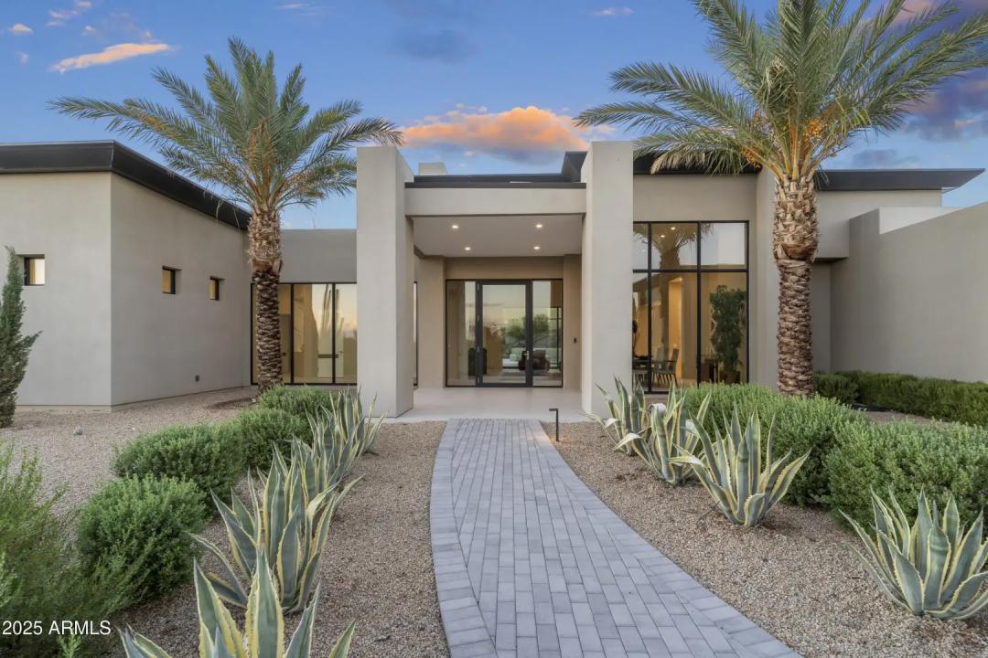 Real Estate Picture 50