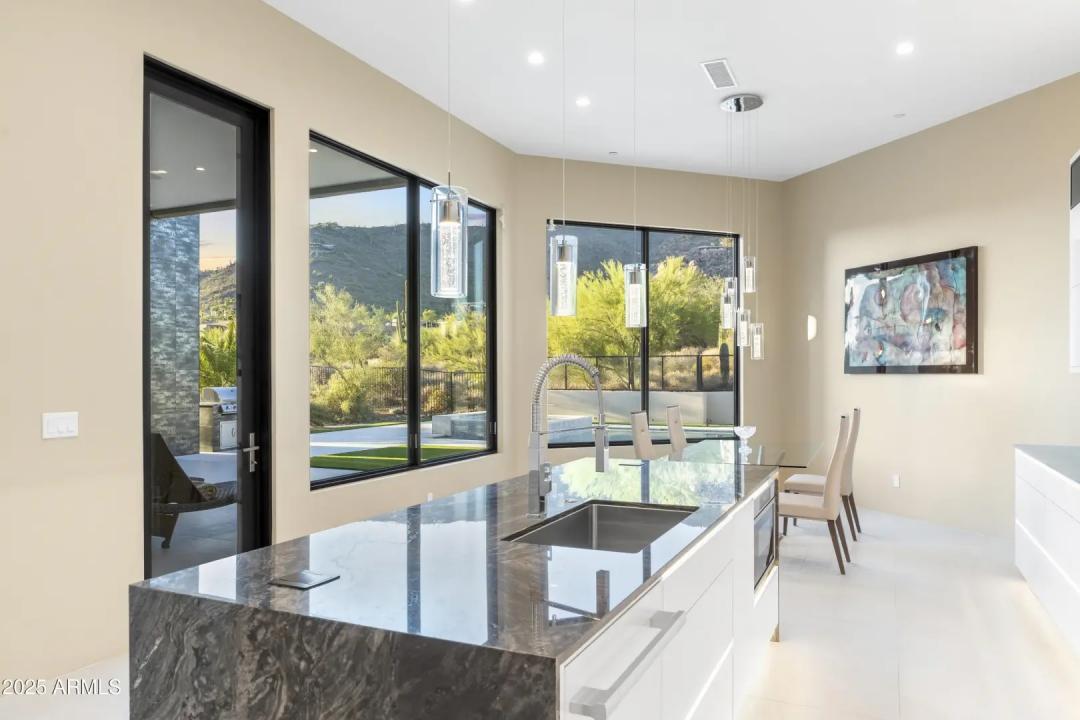 Real Estate Picture 15