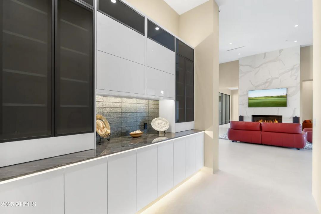 Real Estate Picture 17