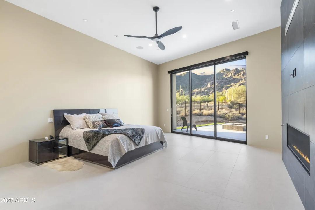 Real Estate Picture 24