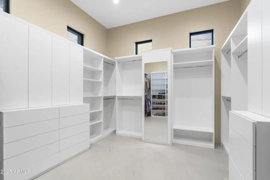 Real Estate Picture 32