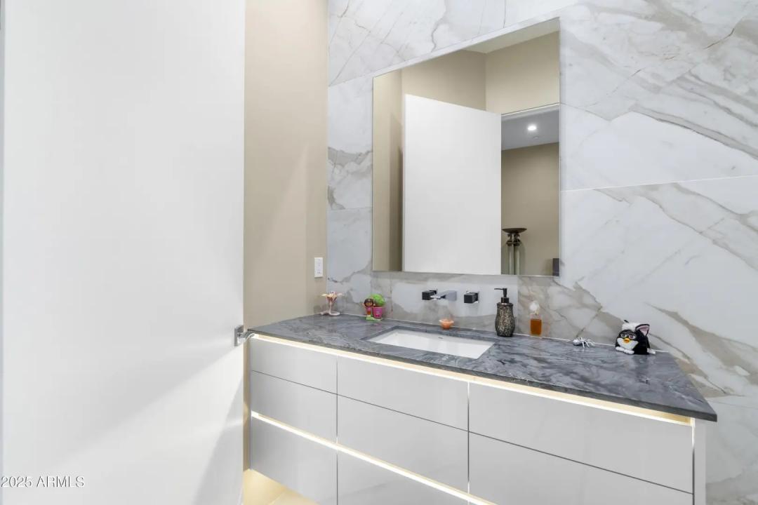 Real Estate Picture 39