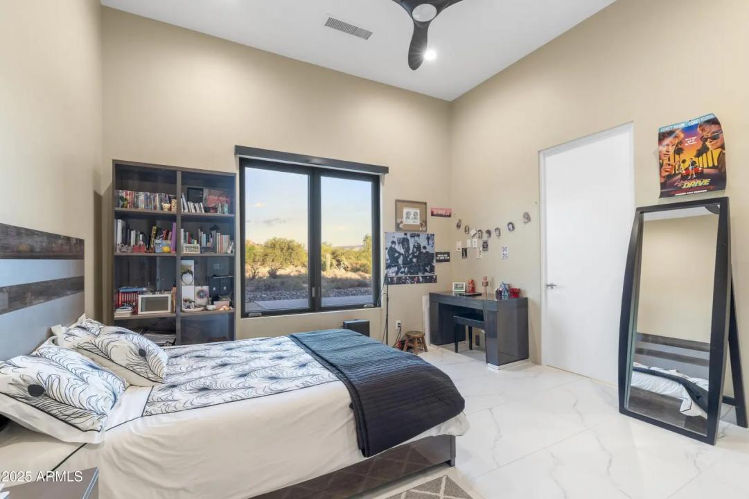 Real Estate Picture 38