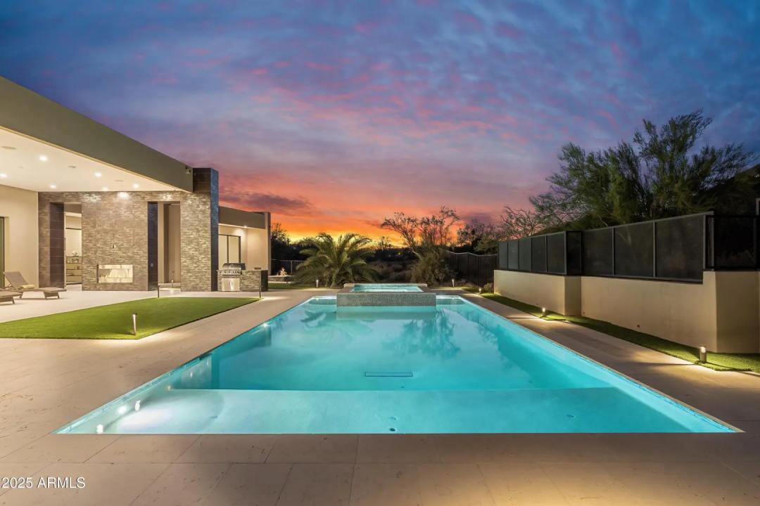 Real Estate Picture 10